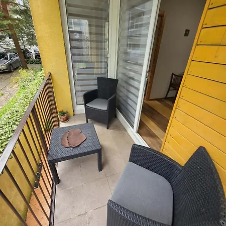 Peaceful With Balcony I Great Location I Cohost Apartment